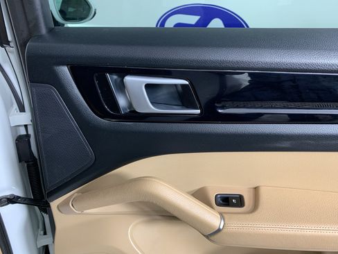 Used 2019 Porsche Cayenne image 39