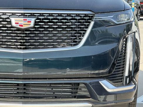 New 2025 Cadillac XT6 Luxury image 5