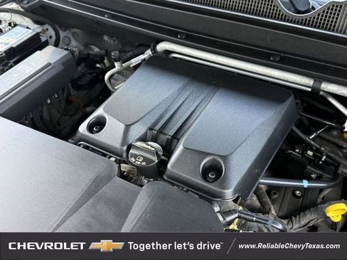 Certified 2024 GMC Canyon Denali image 38