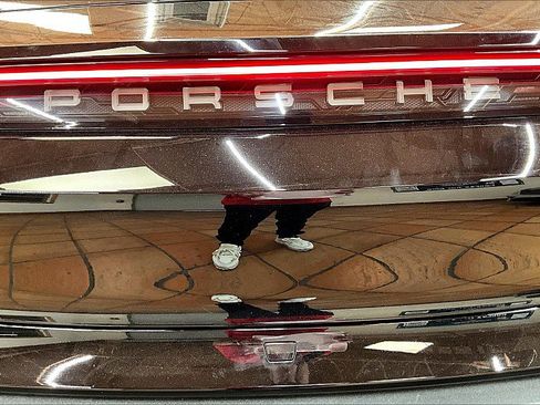 Used 2021 Porsche Taycan image 31