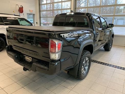 Used 2023 Toyota Tacoma TRD Off-Road w/ Technology Package AWD/4WD image 16