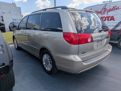 Used 2010 Toyota Sienna Limited FWD image 4