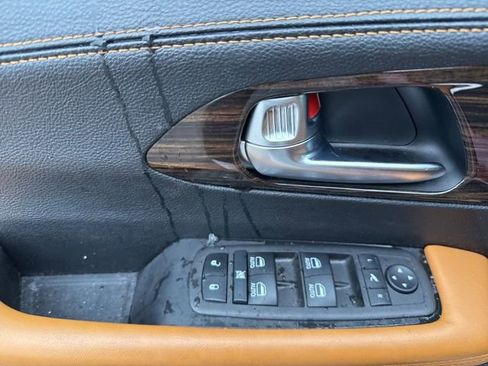 Used 2023 Chrysler Pacifica Pinnacle image 16