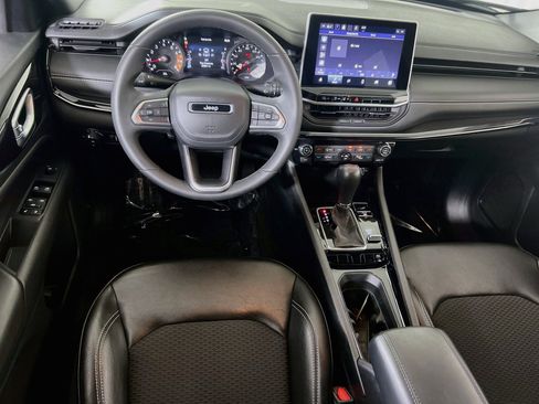 Used 2023 Jeep Compass Latitude w/ Convenience Group AWD/4WD image 21
