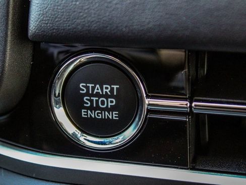 New 2026 Mitsubishi Outlander SE image 30