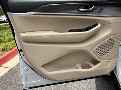 New 2026 Jeep Grand Cherokee L Limited AWD/4WD image 10