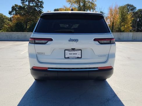 New 2025 Jeep Grand Cherokee L Laredo image 19