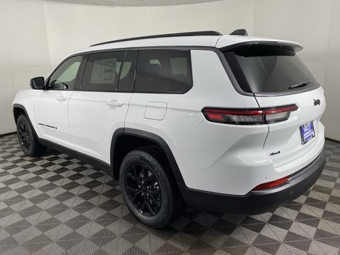 New 2026 Jeep Grand Cherokee L 4WD image 10