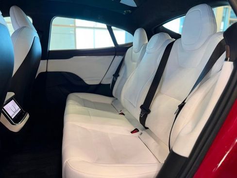 Used 2022 Tesla Model S AWD image 22