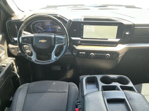 Used 2024 Chevrolet Silverado 2500 LT image 17