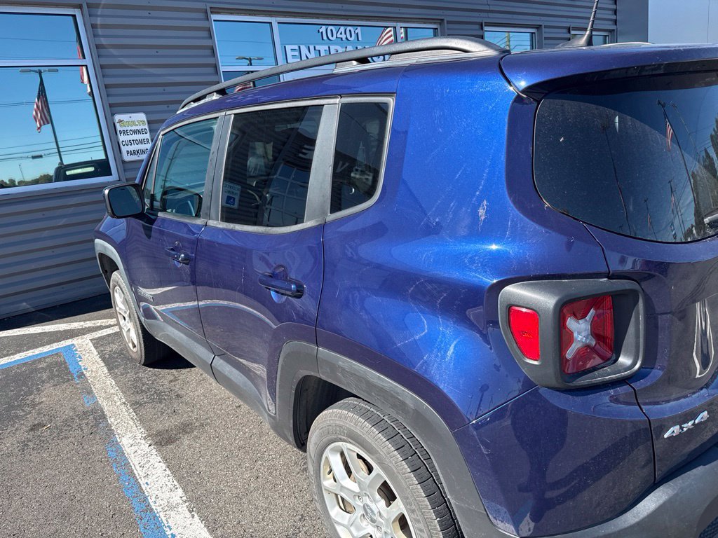 Used 2018 Jeep Renegade Latitude AWD/4WD image 8