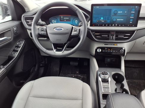 Used 2023 Ford Escape Platinum image 6