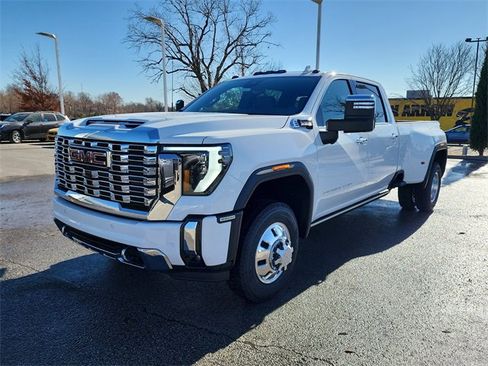 New 2026 GMC Sierra 3500 Denali w/ Denali Reserve Package image 10