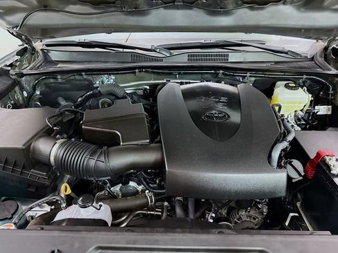 Used 2022 Toyota Tacoma TRD Off-Road image 27