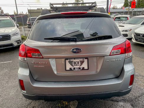 Used 2010 Subaru Outback 2.5i Premium image 9