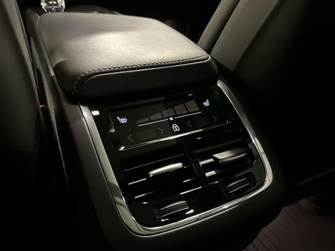 Certified 2024 Volvo XC60 B5 Ultimate w/ Protection Package Premier AWD/4WD image 24