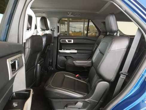Used 2023 Ford Explorer XLT w/ Equipment Group 202A AWD/4WD image 15