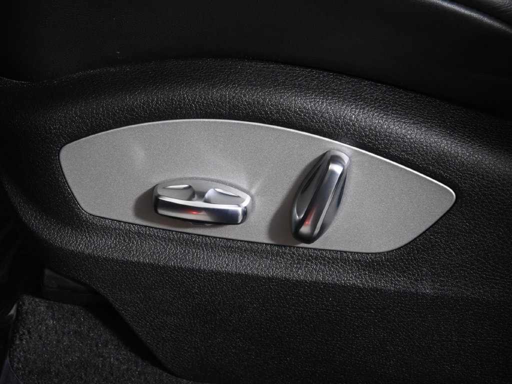 Used 2024 Porsche Macan GTS AWD/4WD image 31