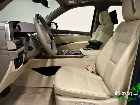 Used 2025 Cadillac Escalade Sport Platinum AWD/4WD image 29