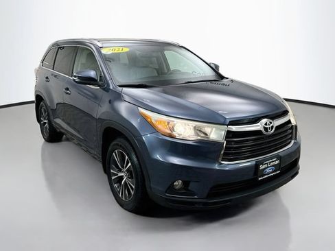 Used 2016 Toyota Highlander XLE AWD/4WD image 1