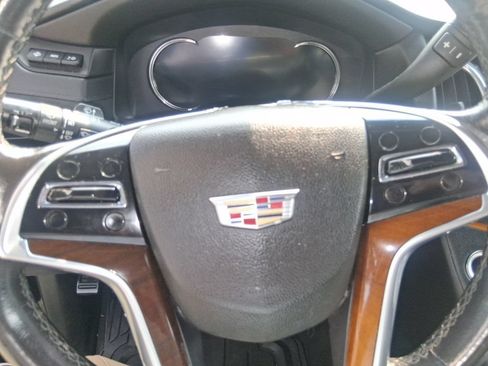 Used 2017 Cadillac Escalade Luxury AWD/4WD image 12