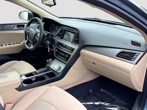 Used 2017 Hyundai Sonata SE image 29