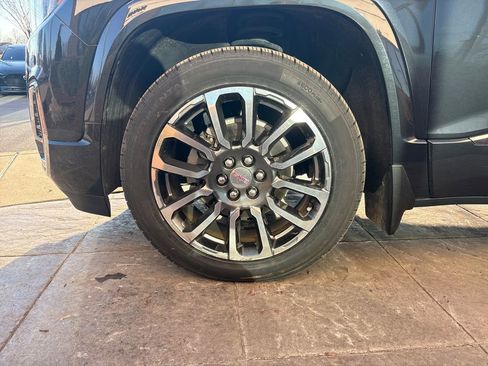 Used 2020 GMC Acadia Denali w/ Technology Package image 9