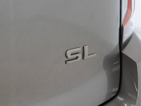 Used 2025 Nissan Armada SL AWD/4WD image 12
