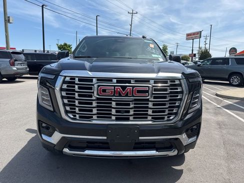 Used 2025 GMC Yukon Denali image 3
