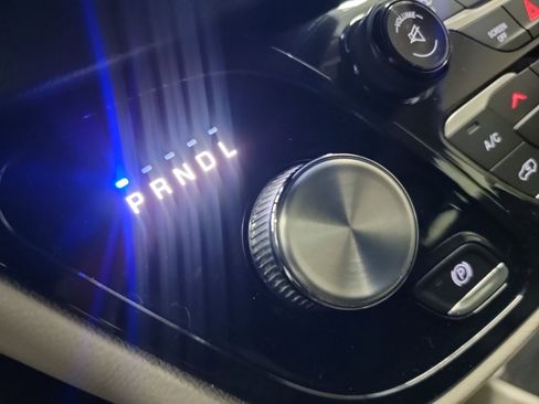 Used 2017 Chrysler Pacifica Touring-L Plus w/ Advanced Safetytec Group image 26