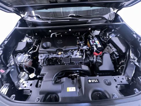 Used 2021 Toyota RAV4 XLE image 11