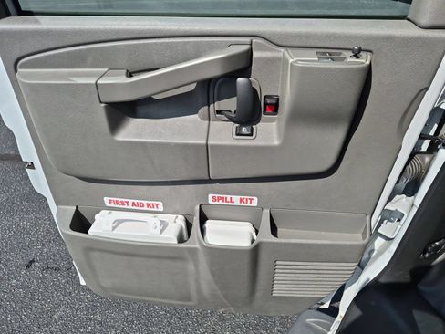 Used 2024 Chevrolet Express 3500 Extended RWD image 20
