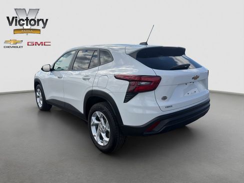 Certified 2024 Chevrolet Trax LS w/ LS Convenience Package image 4