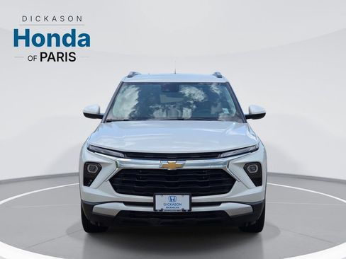 Used 2024 Chevrolet TrailBlazer LT FWD image 2
