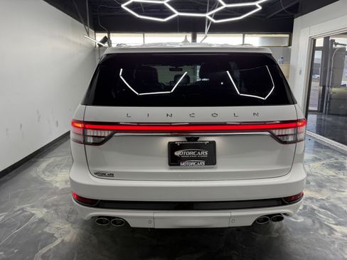 Used 2023 Lincoln Aviator Reserve w/ Jet Appearance Package AWD/4WD image 4