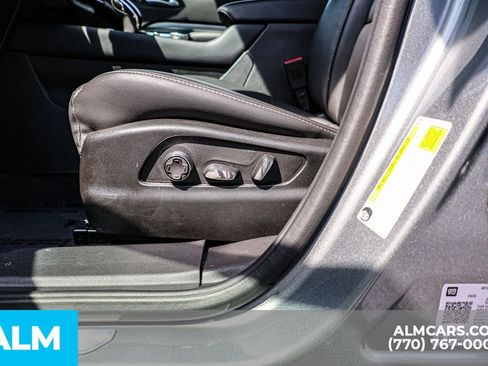 Used 2025 Cadillac XT4 Premium Luxury FWD image 25