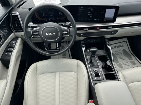 Used 2025 Kia Sorento S w/ Panoramic Sunroof Package FWD image 23
