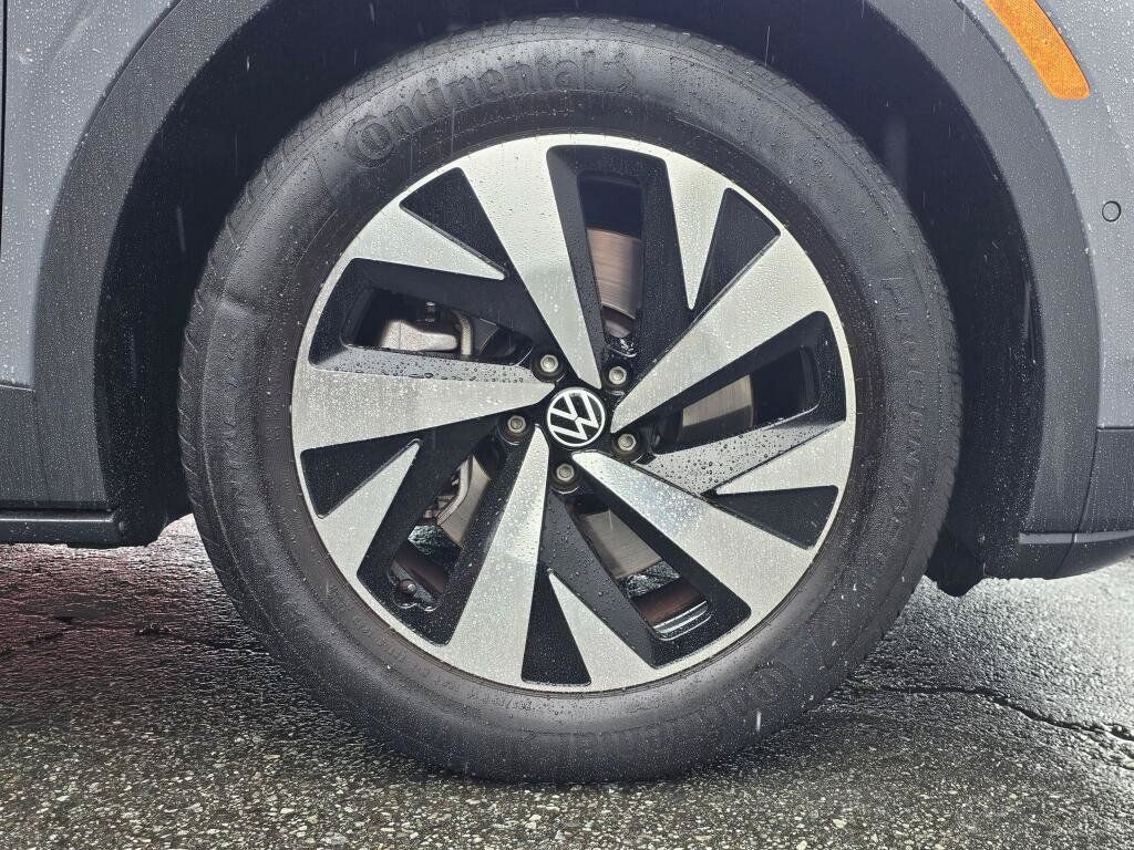 Used 2023 Volkswagen ID.4 Pro RWD image 9