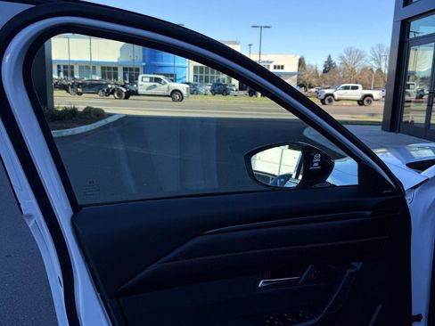 Used 2025 MAZDA CX-50 AWD 2.5 S w/ Accent Package image 9