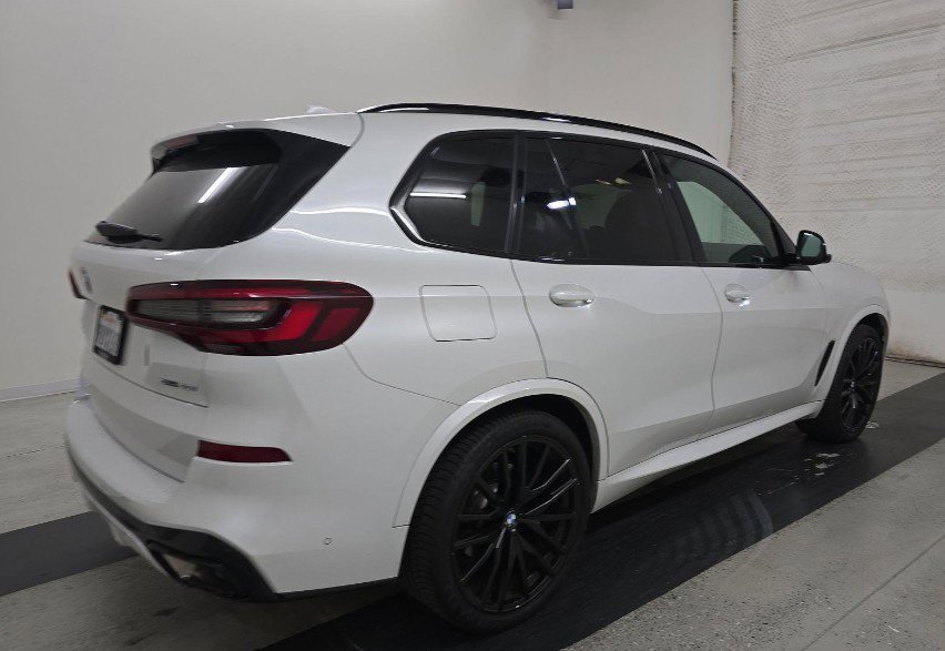 Used 2023 BMW X5 xDrive40i w/ Executive Package AWD/4WD image 2