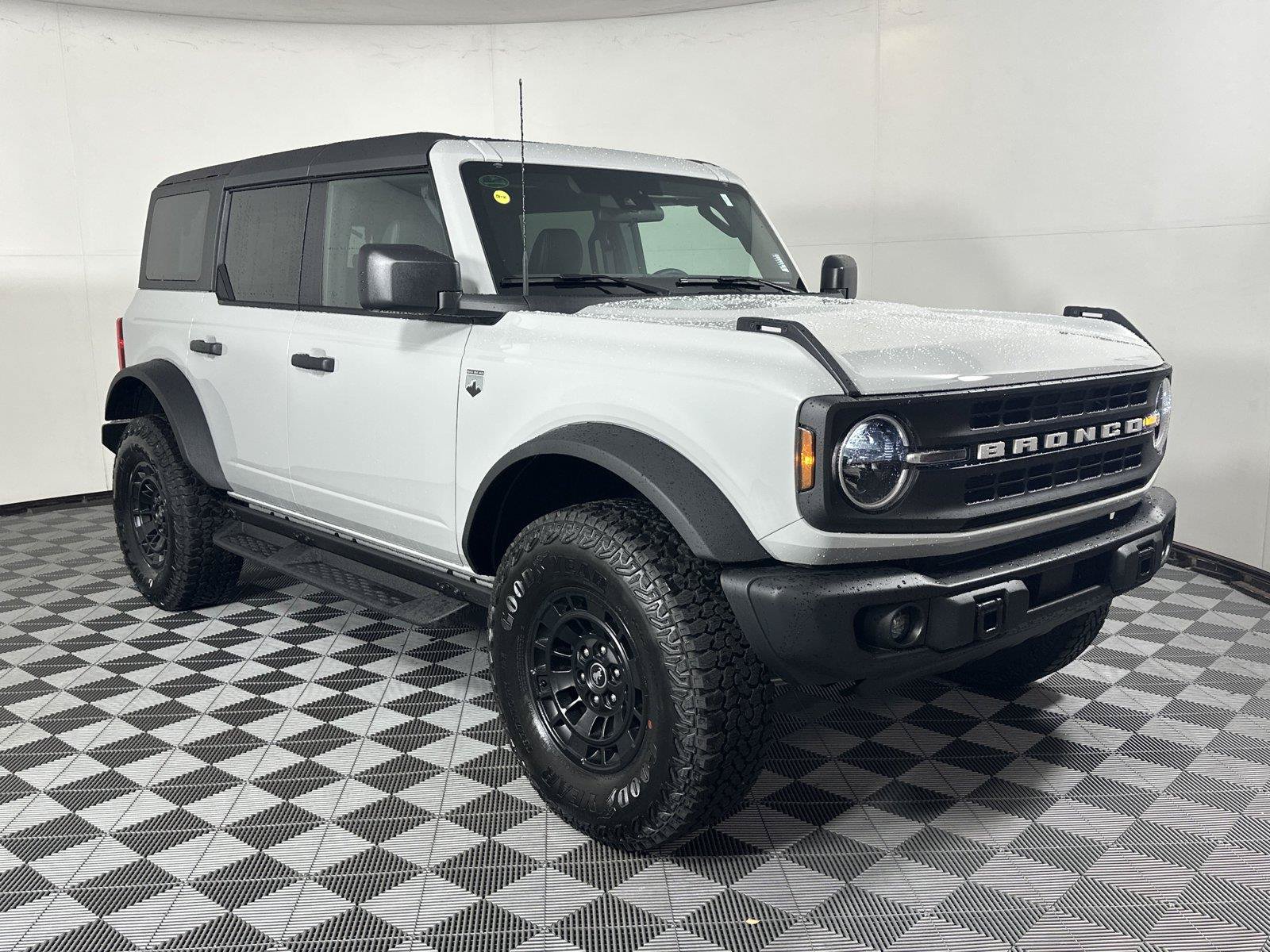 New 2026 Ford Bronco Big Bend w/ Black Diamond Package AWD/4WD image 1