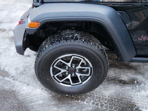 Used 2024 Jeep Wrangler Unlimited Rubicon image 13