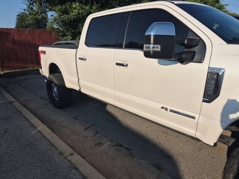 Used 2017 Ford F250 Platinum w/ Platinum Ultimate Package AWD/4WD image 17