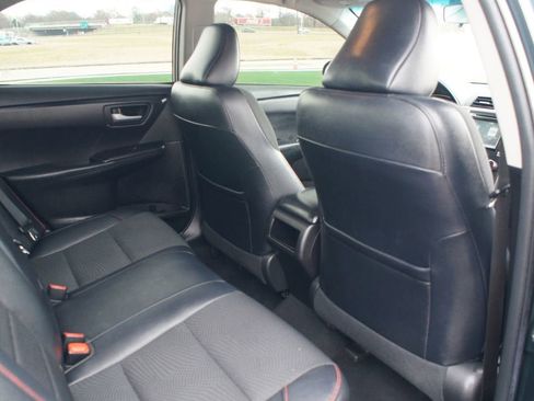 Used 2016 Toyota Camry SE image 20