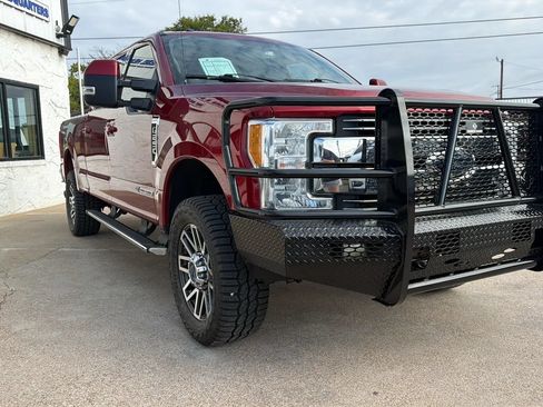 Used 2017 Ford F250 Lariat w/ Lariat Value Package AWD/4WD image 4