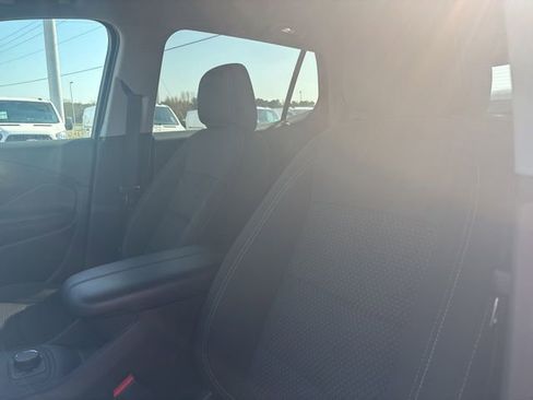 Used 2024 GMC Terrain SLE image 9