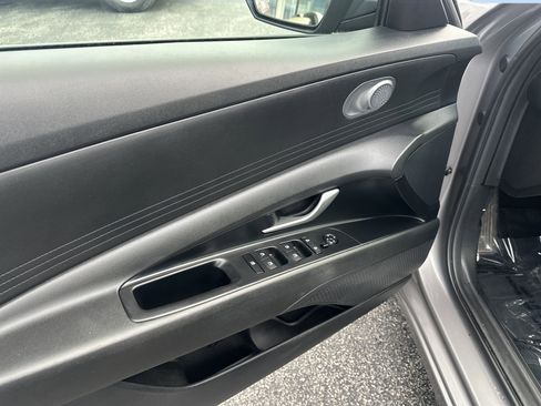 Used 2023 Hyundai Elantra SEL image 5