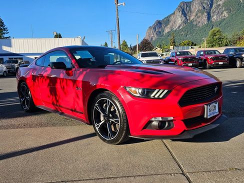 Used 2017 Ford Mustang GT Premium w/ Equipment Group 401A RWD image 3