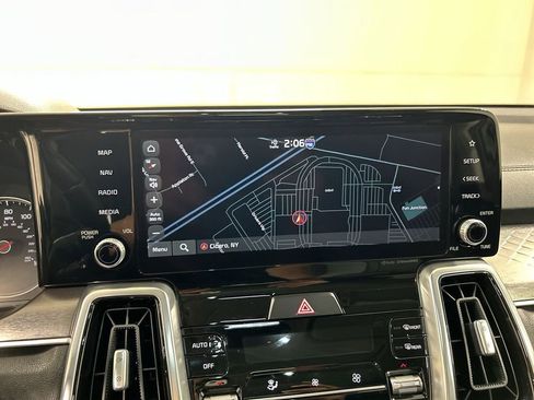 Certified 2022 Kia Sorento SX image 16