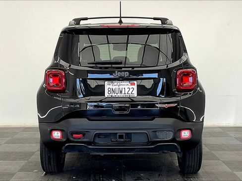 Used 2019 Jeep Renegade Trailhawk image 3